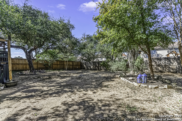 Image 24 of 26 For 923 Calico Garden