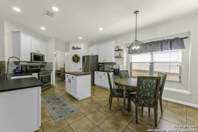 Image 5 of 26 For 923 Calico Garden