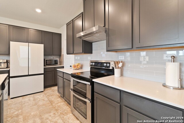 Listing photo id 10 for 6611 Runaway Row