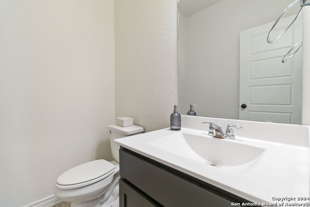 Listing photo id 12 for 6611 Runaway Row