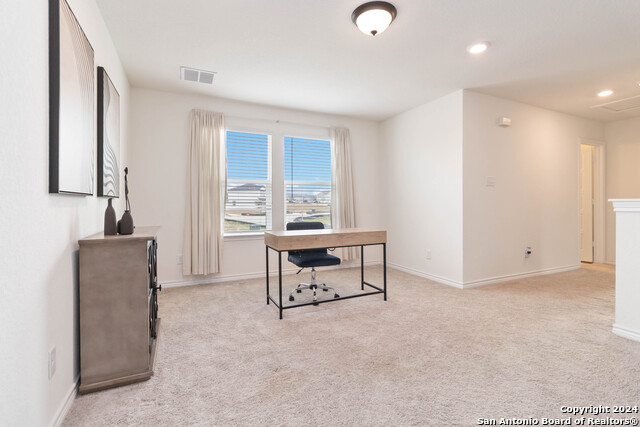 Listing photo id 14 for 6611 Runaway Row