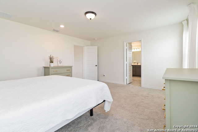 Listing photo id 17 for 6611 Runaway Row