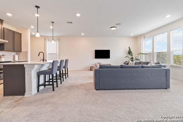 Listing photo id 3 for 6611 Runaway Row