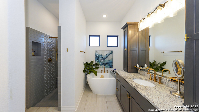 Listing photo id 9 for 23336 Grande Vista