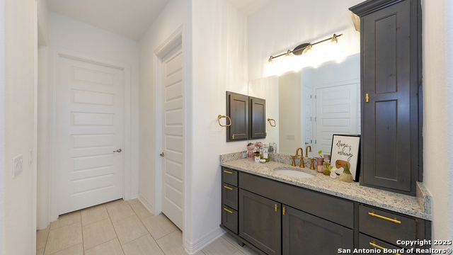 Listing photo id 10 for 23336 Grande Vista