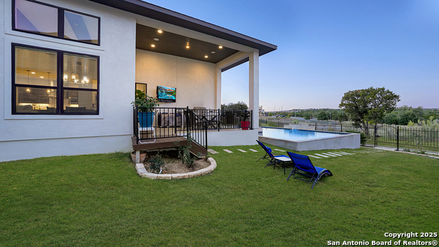 Listing photo id 18 for 23336 Grande Vista