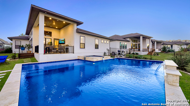 Listing photo id 19 for 23336 Grande Vista