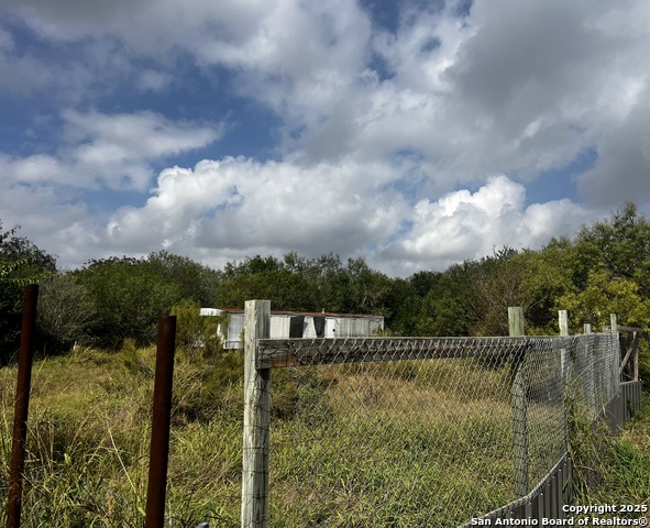 Image 4 of 7 For 1419 Kayroe  