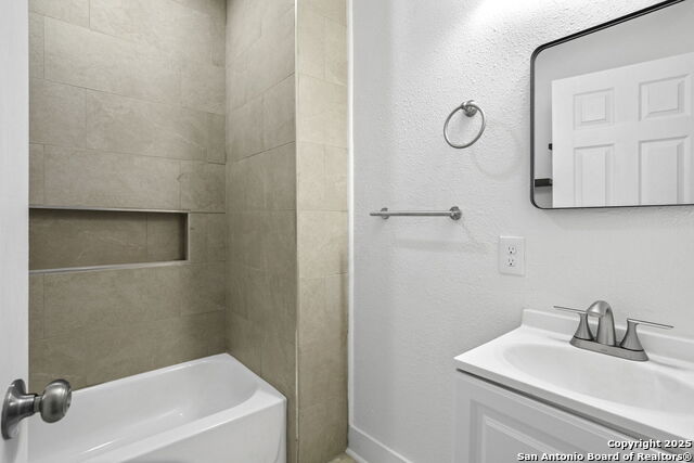 Image 14 of 30 For 147 Baylor E