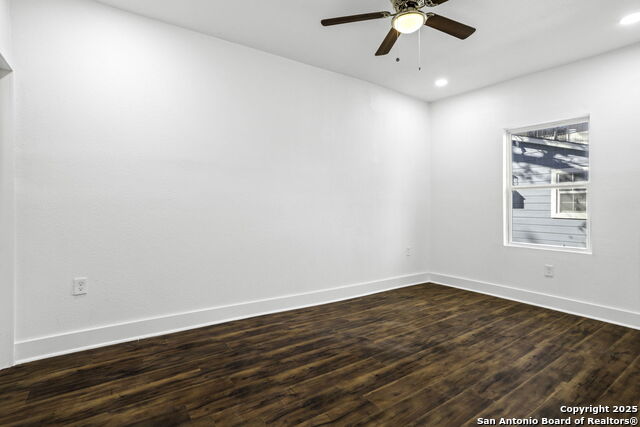 Image 15 of 30 For 147 Baylor E