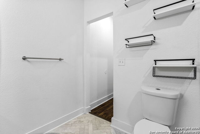 Image 18 of 30 For 147 Baylor E