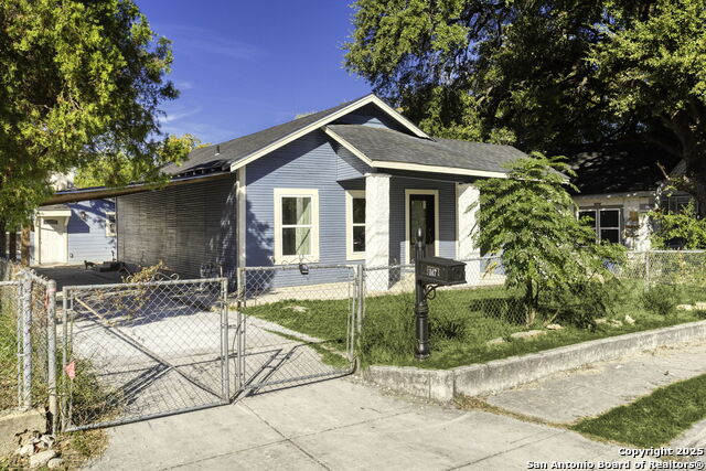 Image 2 of 30 For 147 Baylor E