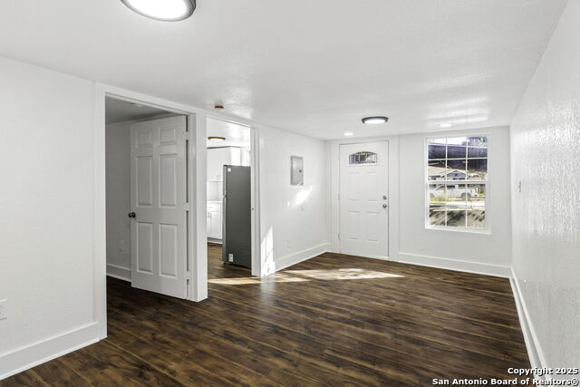 Image 22 of 30 For 147 Baylor E