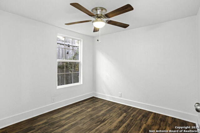 Image 23 of 30 For 147 Baylor E