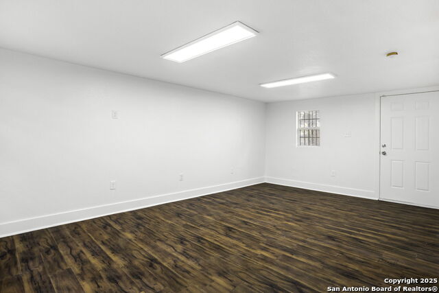 Image 26 of 30 For 147 Baylor E