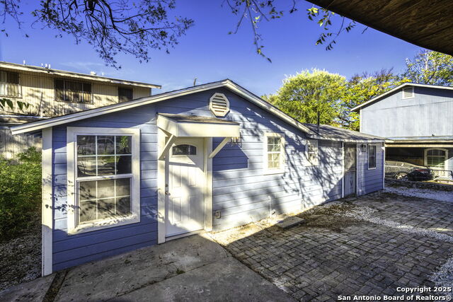 Image 28 of 30 For 147 Baylor E