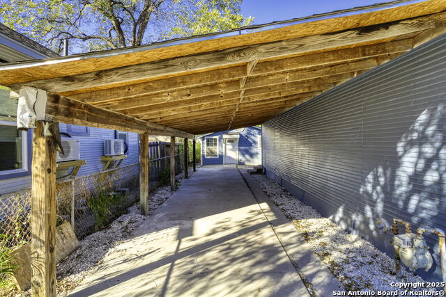 Image 29 of 30 For 147 Baylor E