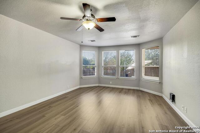 Image 19 of 47 For 551 Roamer