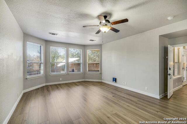 Image 20 of 47 For 551 Roamer