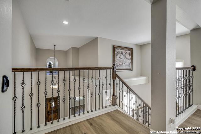 Image 24 of 47 For 551 Roamer