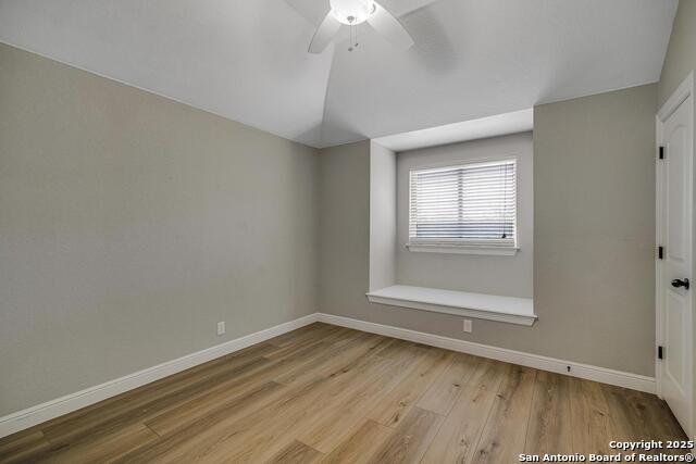 Image 28 of 47 For 551 Roamer