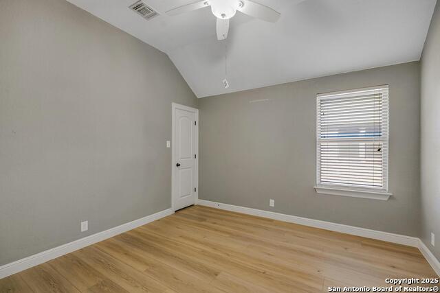 Image 29 of 47 For 551 Roamer