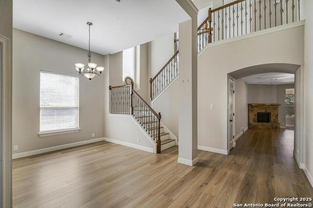 Image 5 of 47 For 551 Roamer