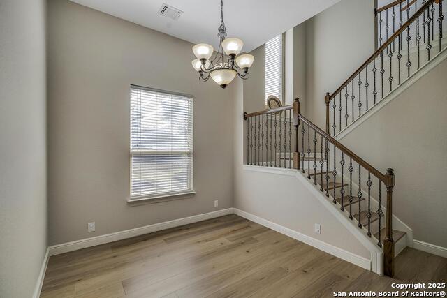 Image 6 of 47 For 551 Roamer