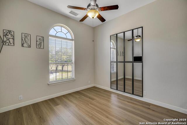 Image 7 of 47 For 551 Roamer