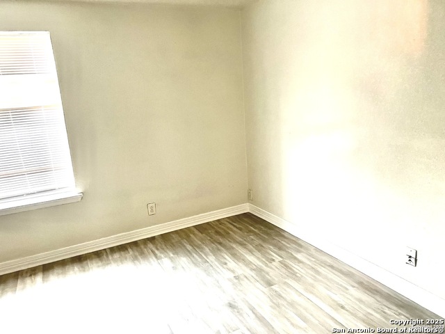 Image 6 of 11 For 239 Waugh  