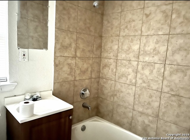 Image 7 of 11 For 239 Waugh  