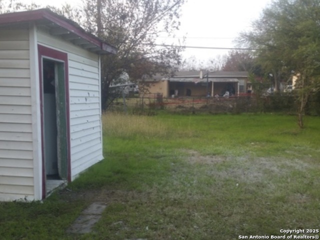 Image 9 of 11 For 239 Waugh  