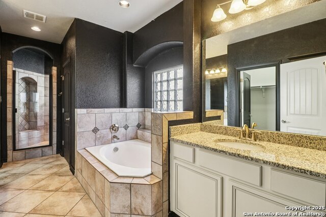 Image 28 of 49 For 1902 Sirius Grove