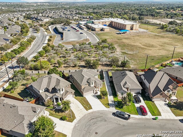 Image 41 of 49 For 1902 Sirius Grove