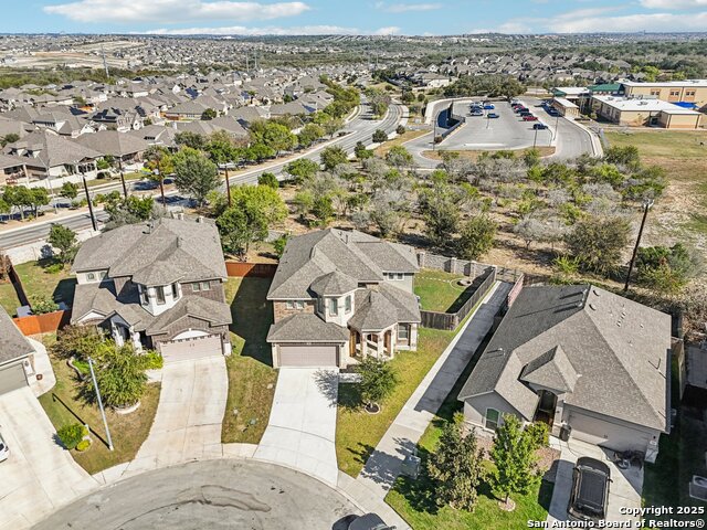 Image 43 of 49 For 1902 Sirius Grove