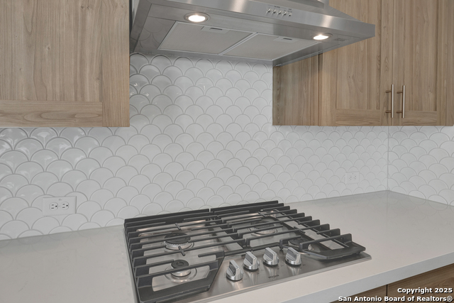 Image 13 of 41 For 15418 Ivory