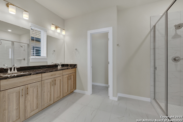 Image 16 of 41 For 15418 Ivory