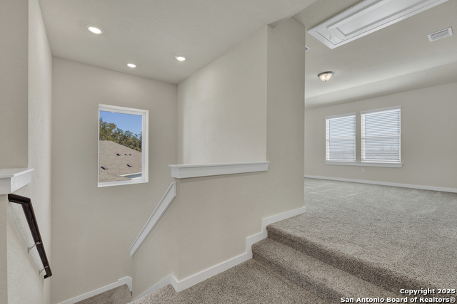 Image 26 of 41 For 15418 Ivory