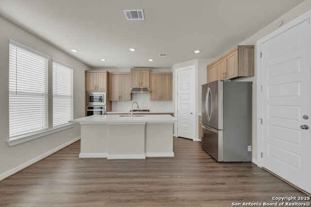 Image 7 of 41 For 15418 Ivory