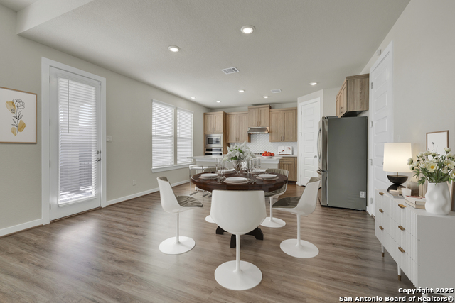 Image 8 of 41 For 15418 Ivory