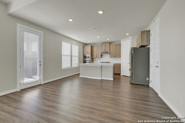 Image 9 of 41 For 15418 Ivory