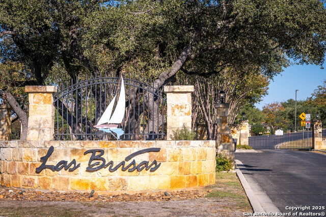 Listing photo id 35 for 708 Malaga  