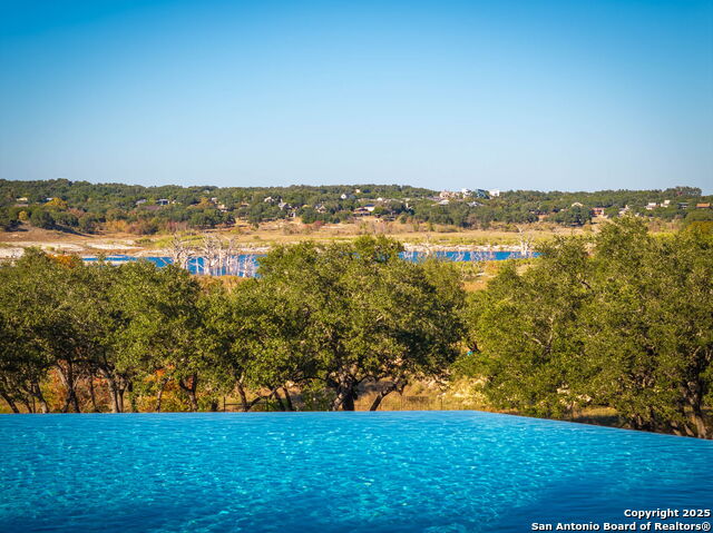 Listing photo id 37 for 708 Malaga  