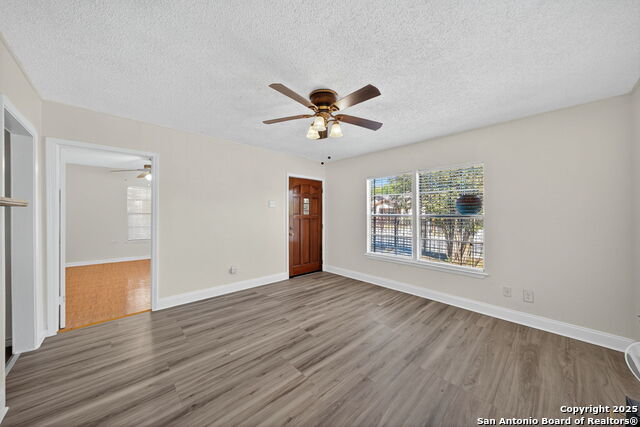 Listing photo id 9 for 254 Bank  