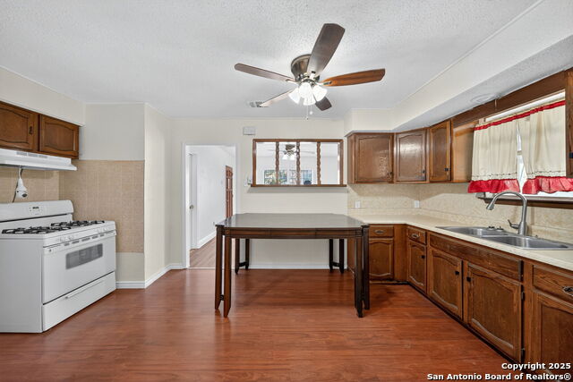 Listing photo id 11 for 254 Bank  