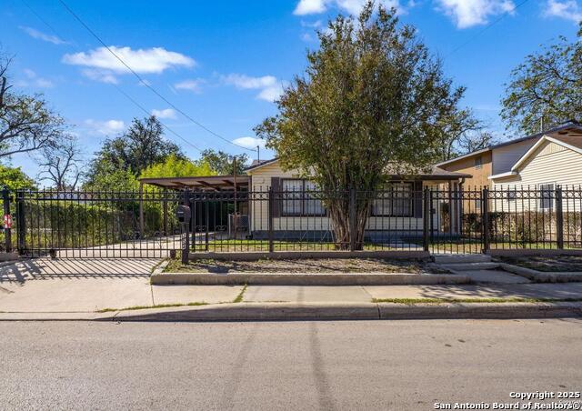 Listing photo id 1 for 254 Bank  