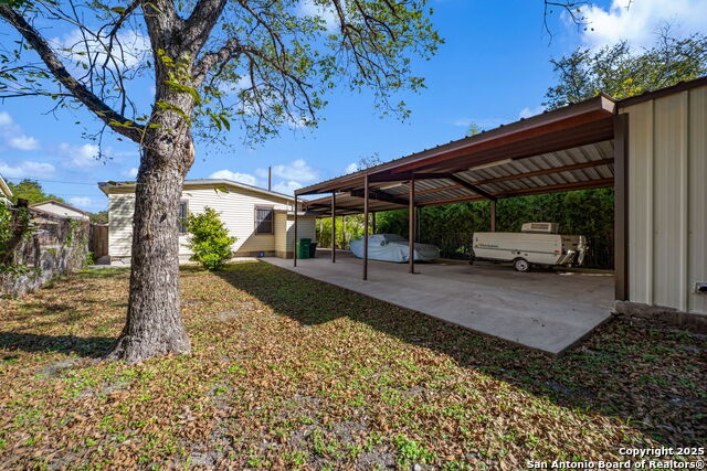 Listing photo id 30 for 254 Bank  