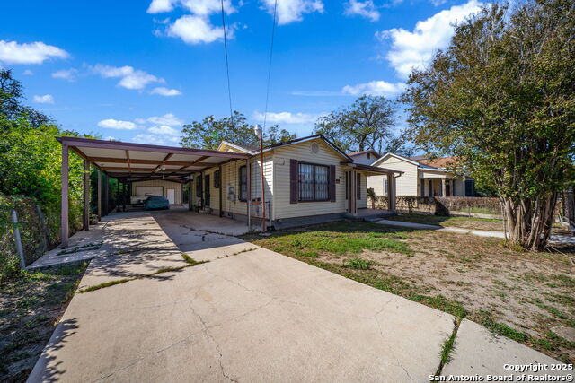 Listing photo id 3 for 254 Bank  