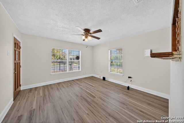 Listing photo id 5 for 254 Bank  