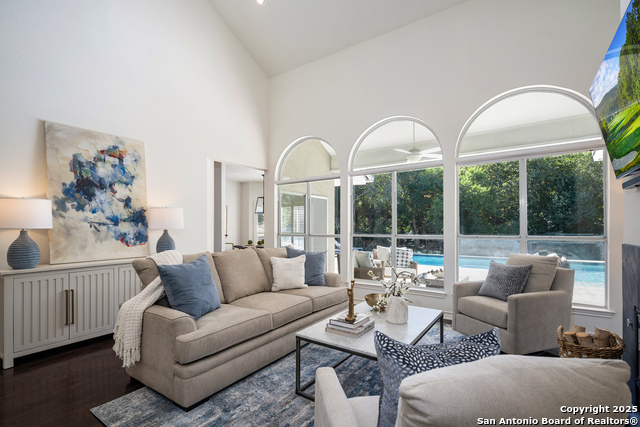 Image 13 of 70 For 10 Thornhurst